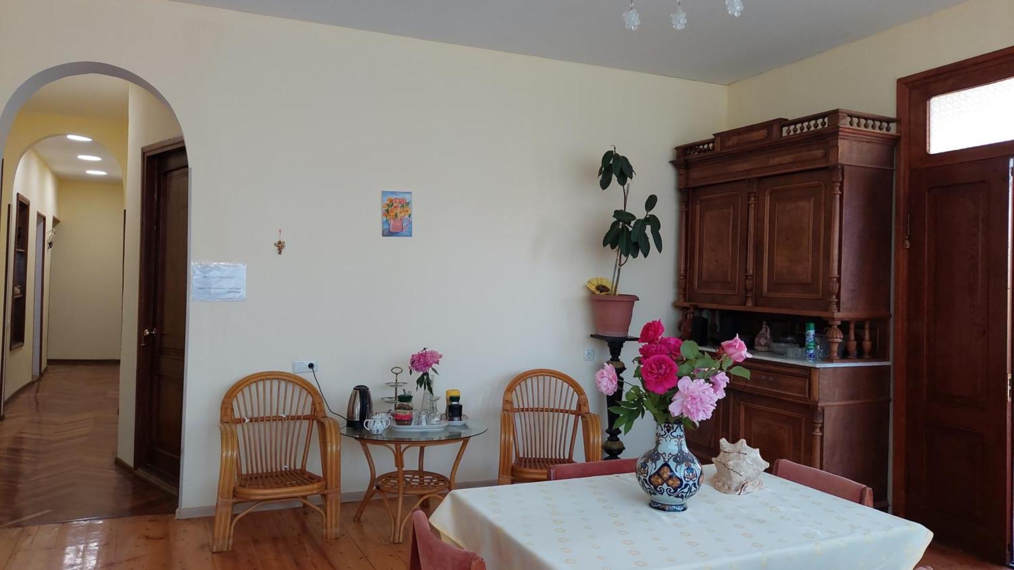 Guesthouse "Door" In Сигнахи Экстерьер фото